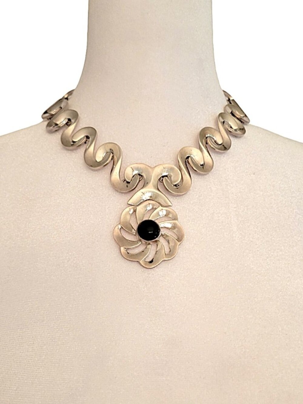 Taxco Mexico 950 Sterling Silver & Onyx Statement Necklace
